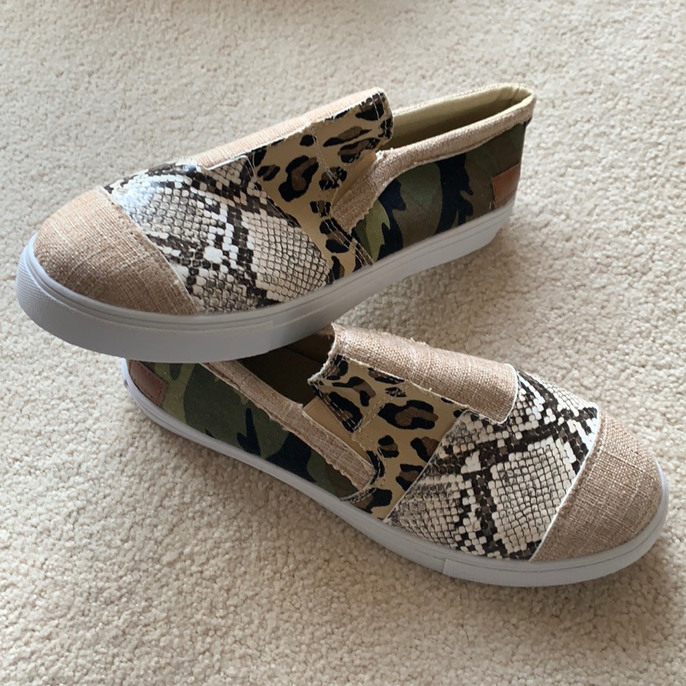 Women’s slip-on sneakers